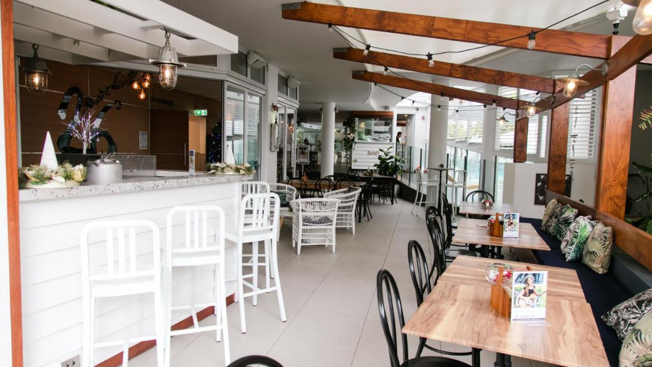 Rumba Beach Resort Caloundra Exterior photo The interior of the restaurant